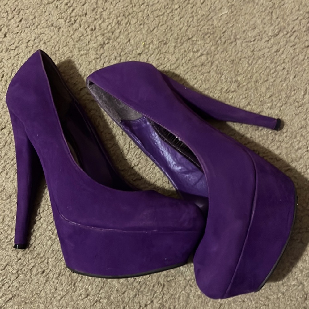 JUSTFAB PURPLE HEELS